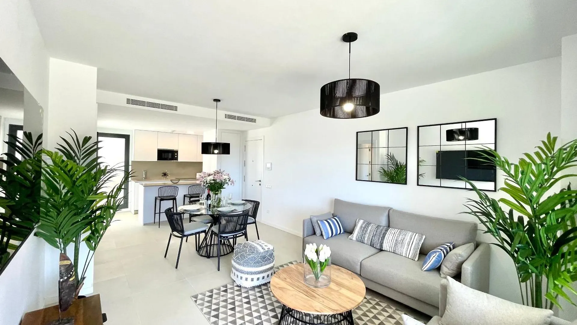 Majestic Apartment By The Beach, Fuengirola