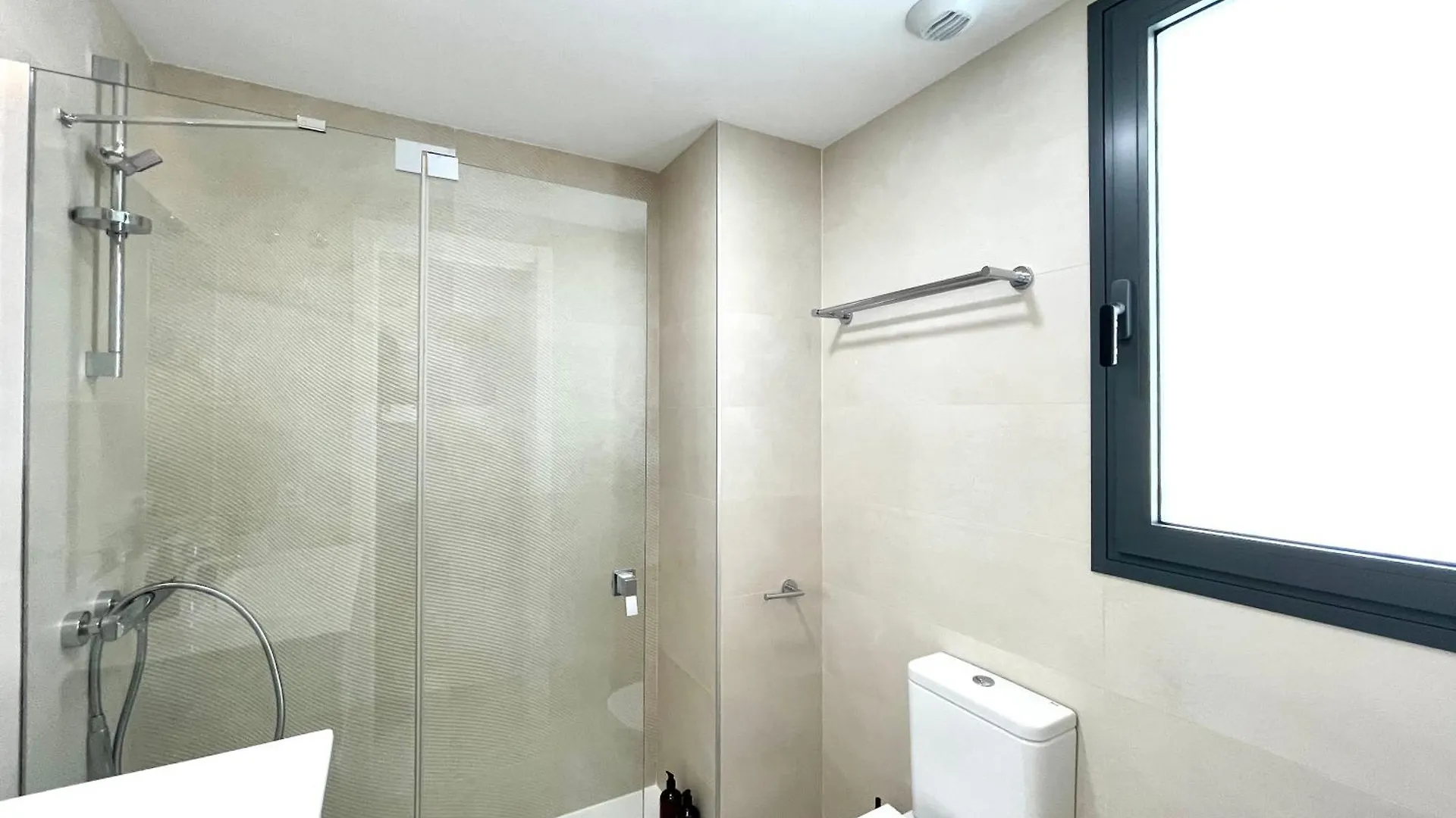 Majestic Apartment By The Beach, Fuengirola
