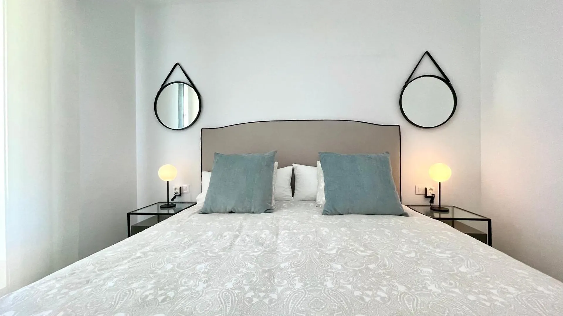 Majestic Apartment By The Beach, Fuengirola