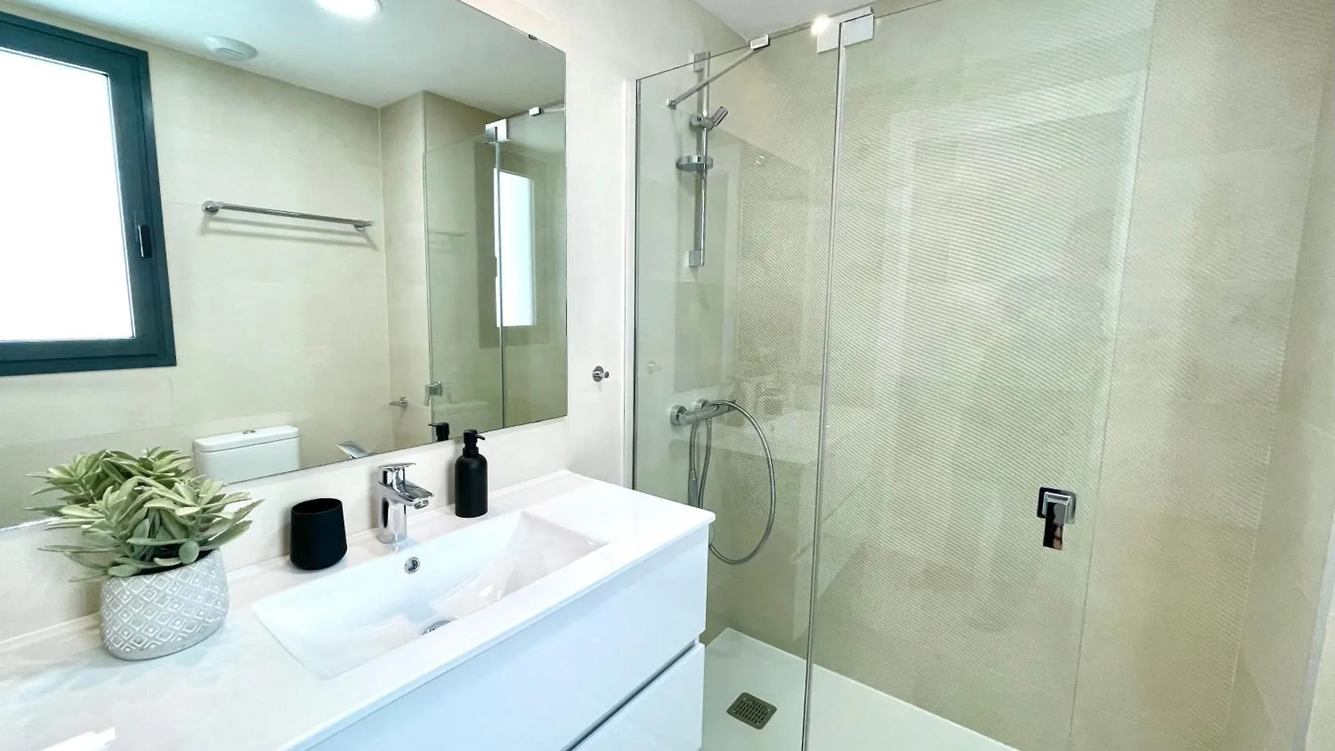 Majestic Apartment By The Beach, Fuengirola 0*,